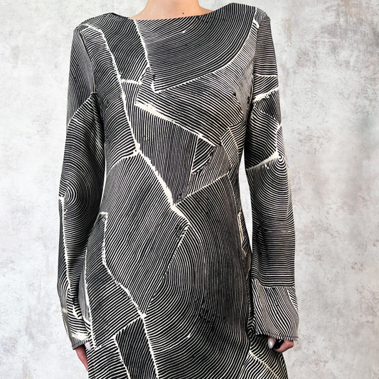 Vestido manga larga figuras blancas
