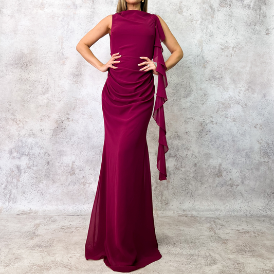 Vestido largo purpura drapeado con capa de lado