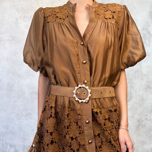 Vestido midi bordado moka
