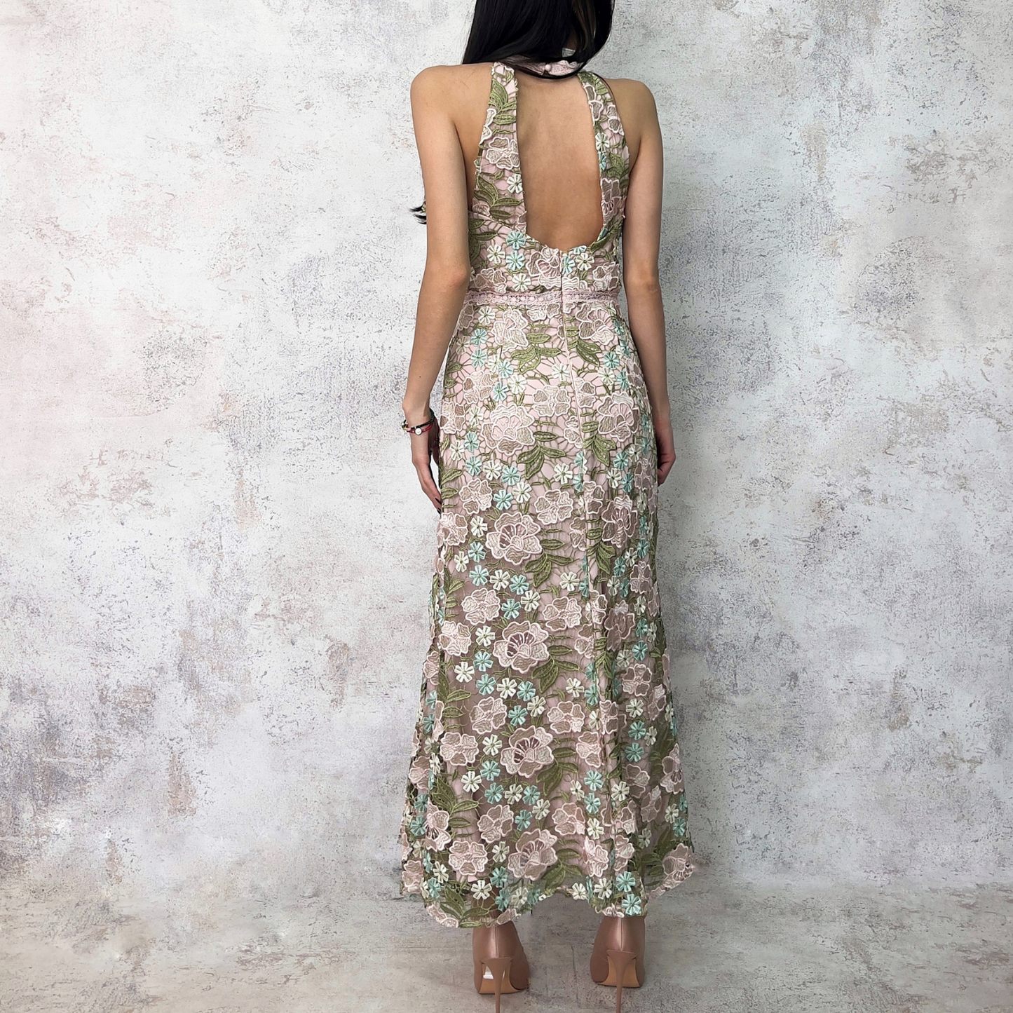 Vestido midi de guipiur halter