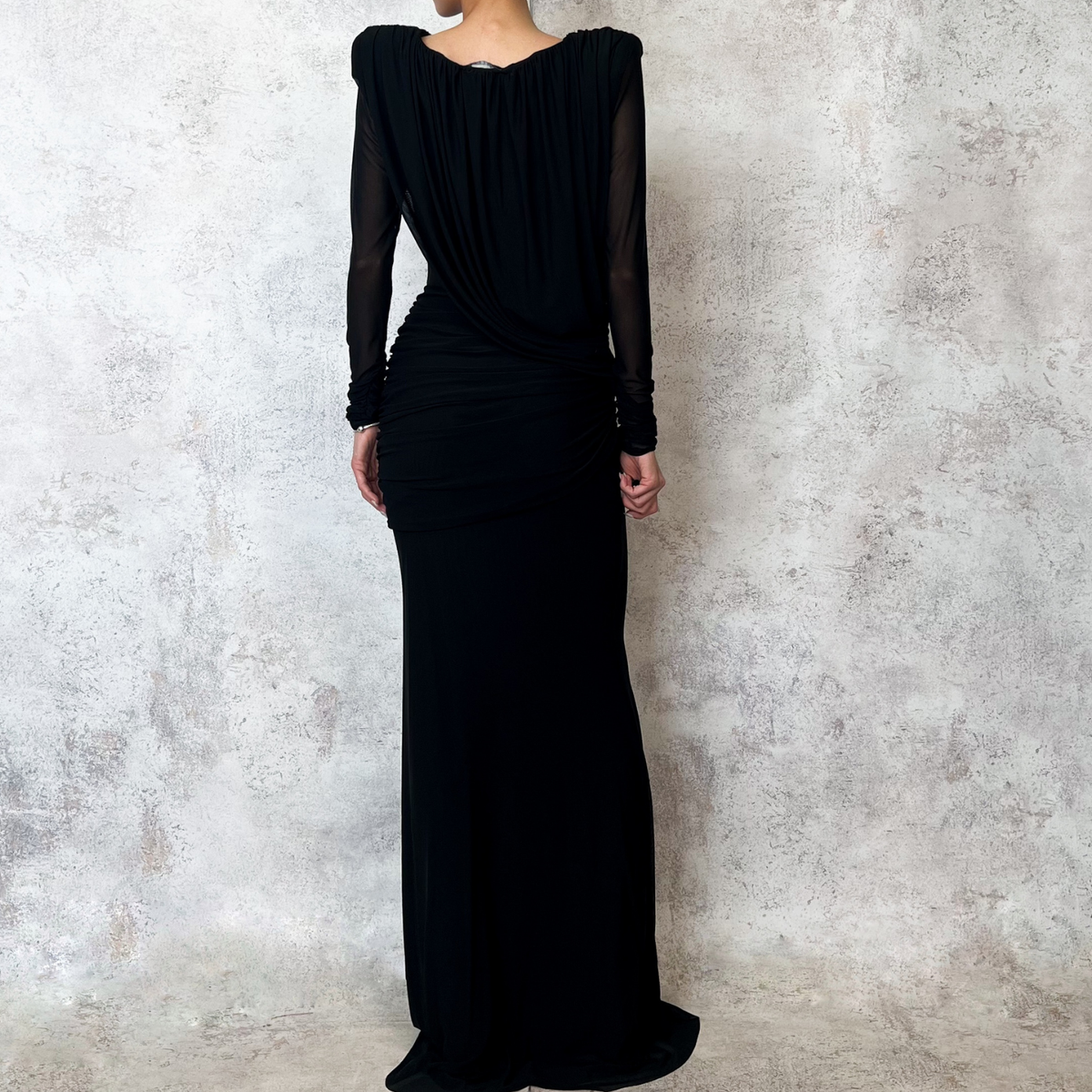 Vestido largo drapeado color negro