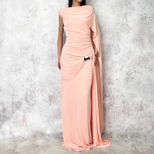 Vestido largo asimétrico coral