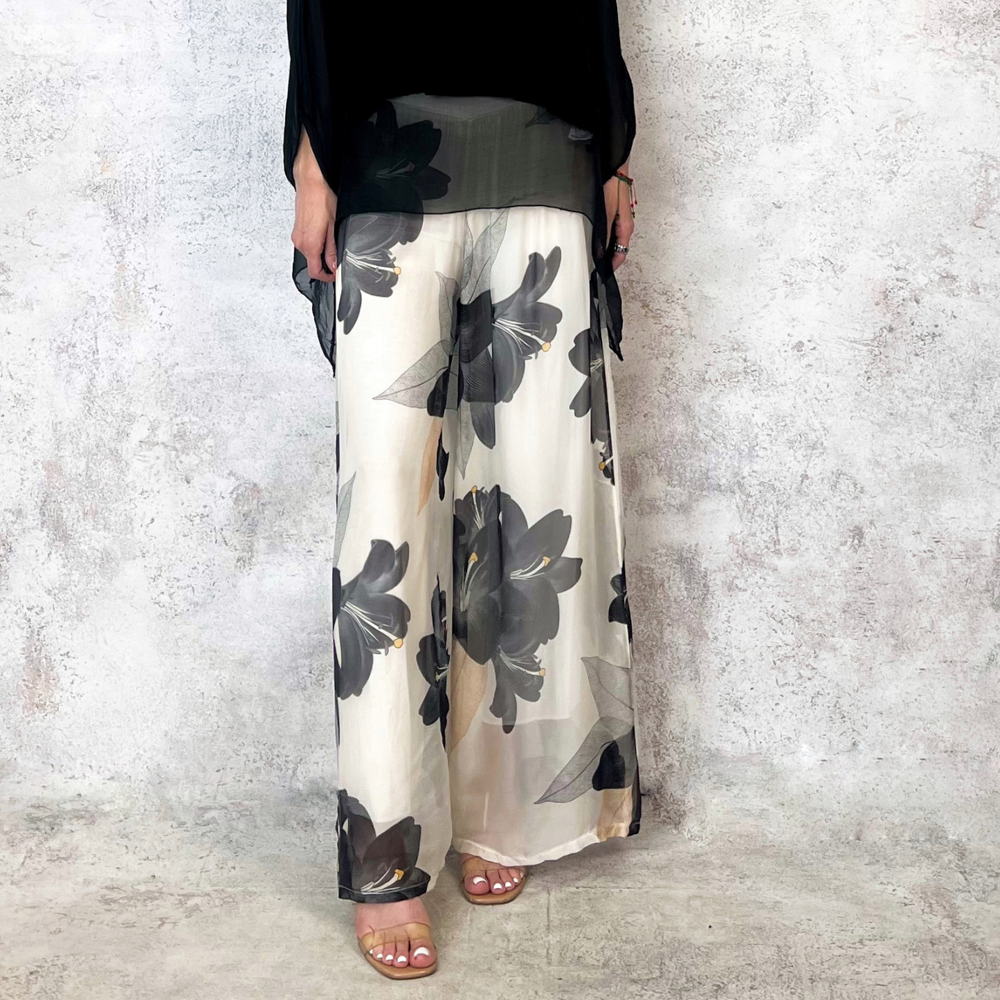 Pantalon beige con estampado