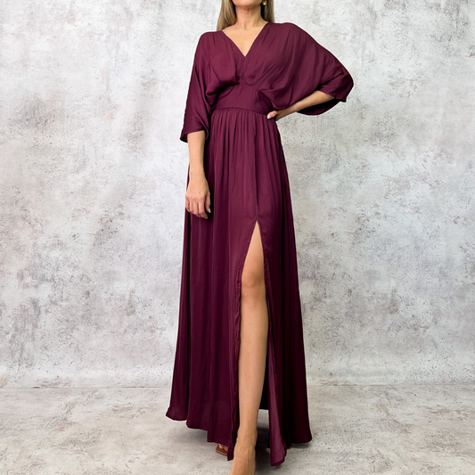 Vestido midi burgundy con mangas mariposa