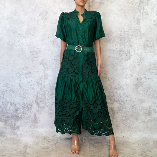 Vestido midi bordado verde esmeralda