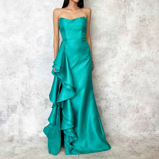 Vestido largo strapless olan de lado verde