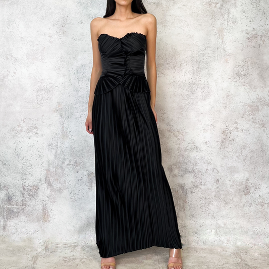 Conjunto falda y blusa negro