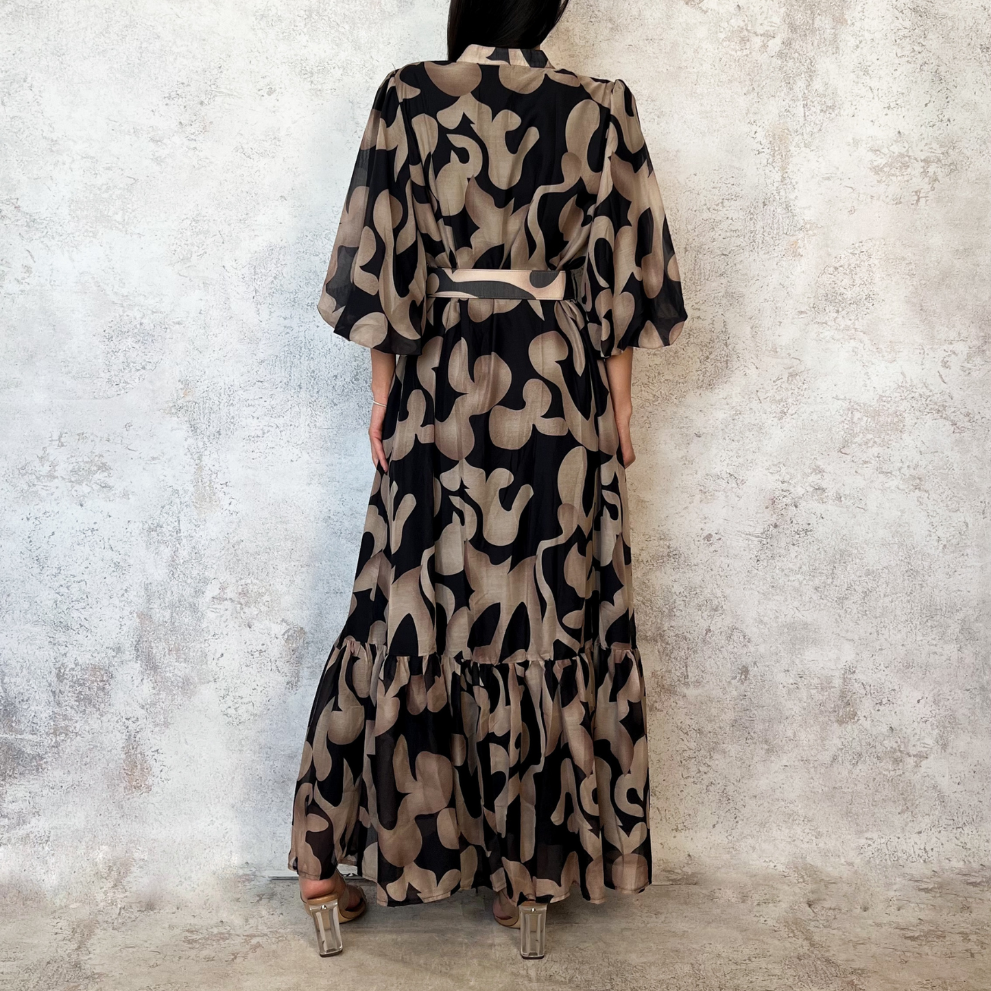 Vestido midi estampado figuras beige