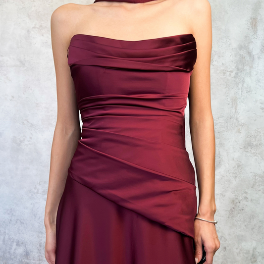 Vestido largo strapless burgundy