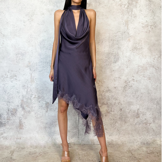 Vestido corto con aplicacion de encaje azul