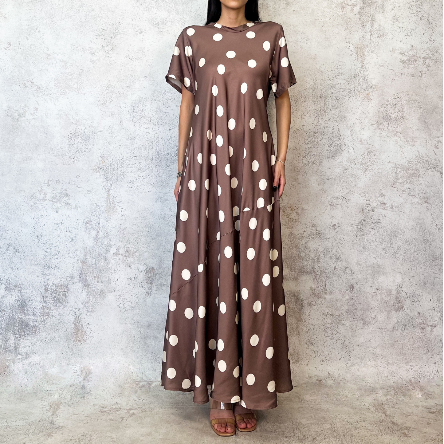 Vestido midi taupe polka dots