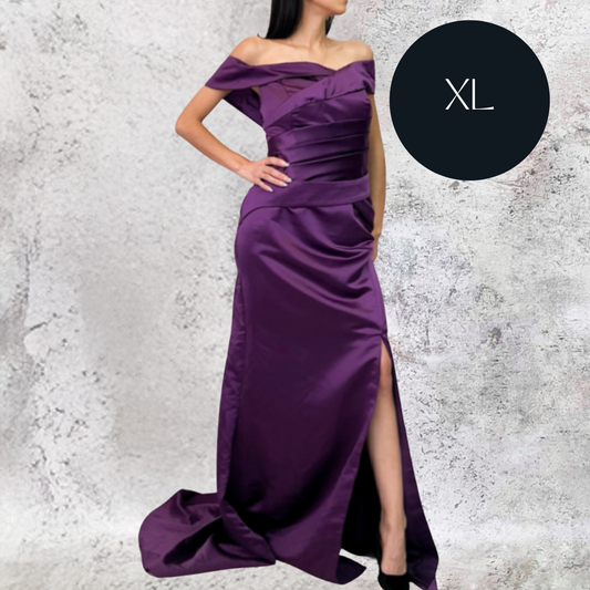 Vestido largo violeta en satín estructurado