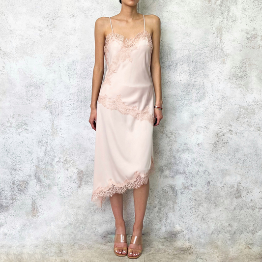 Falda satinada con encaje rosa