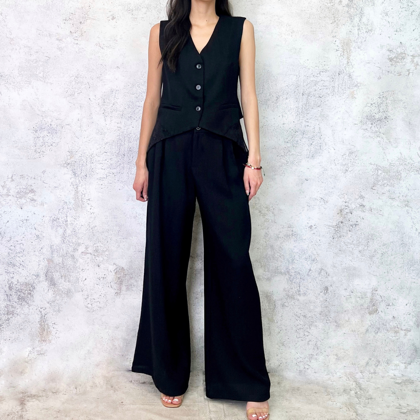 Conjunto chaleco y pantalón encaje negro