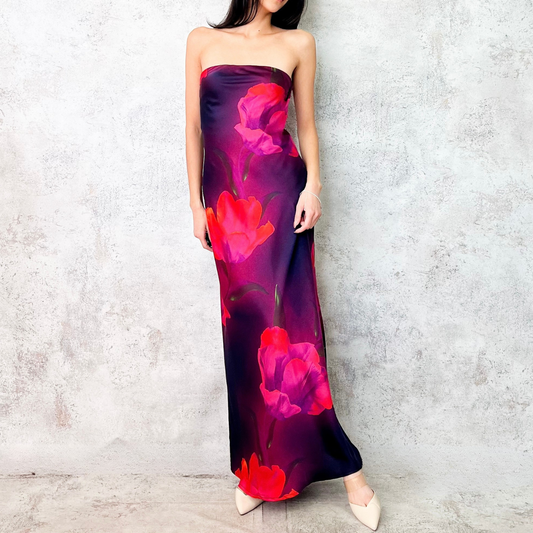 Vestido largo morado strapless floreado rosa