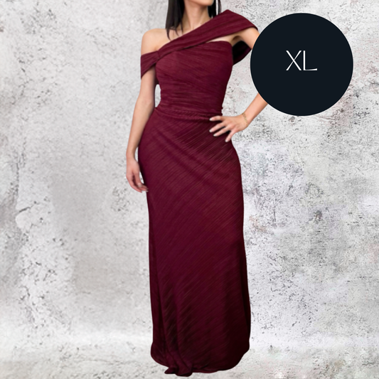 Vestido largo color vino en plisado diagonal