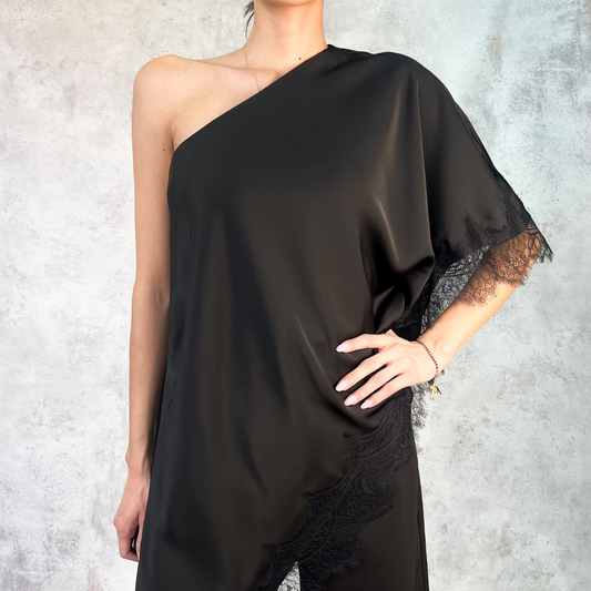 Blusa negro asimetrica