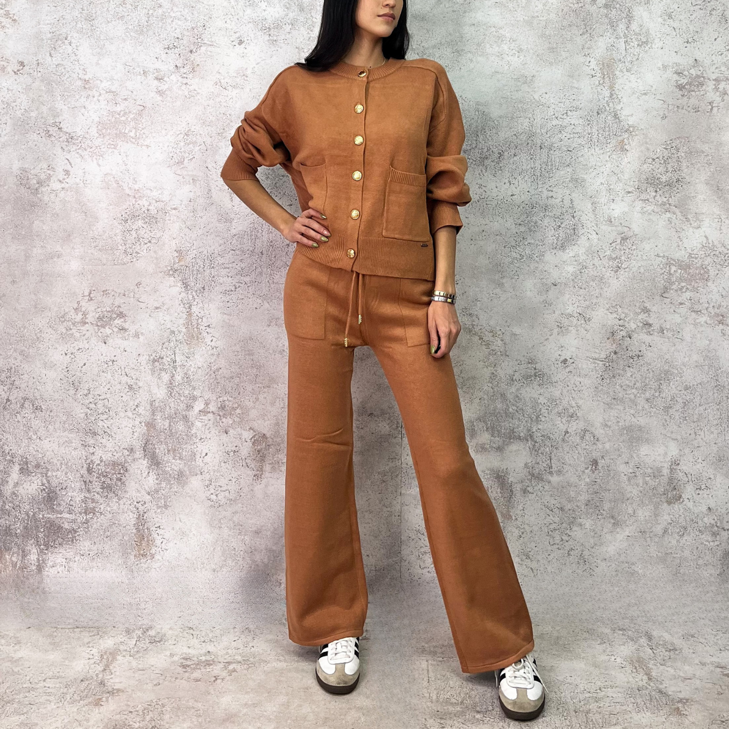 Set de punto tejido chedron botones dorados