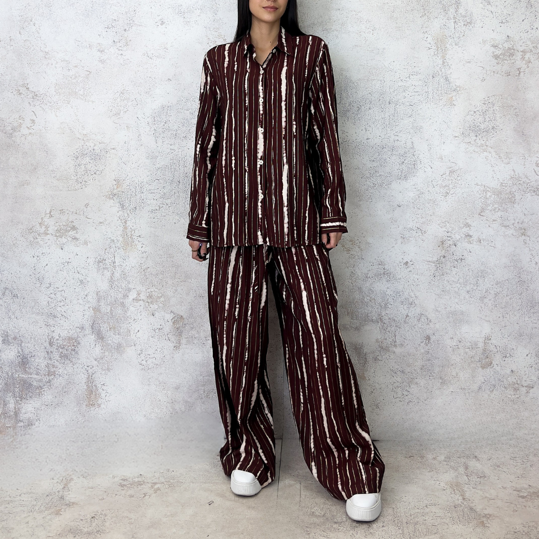 Conjunto estampado de hilo dorado vino