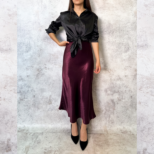 Falda midi satín Burgundy.