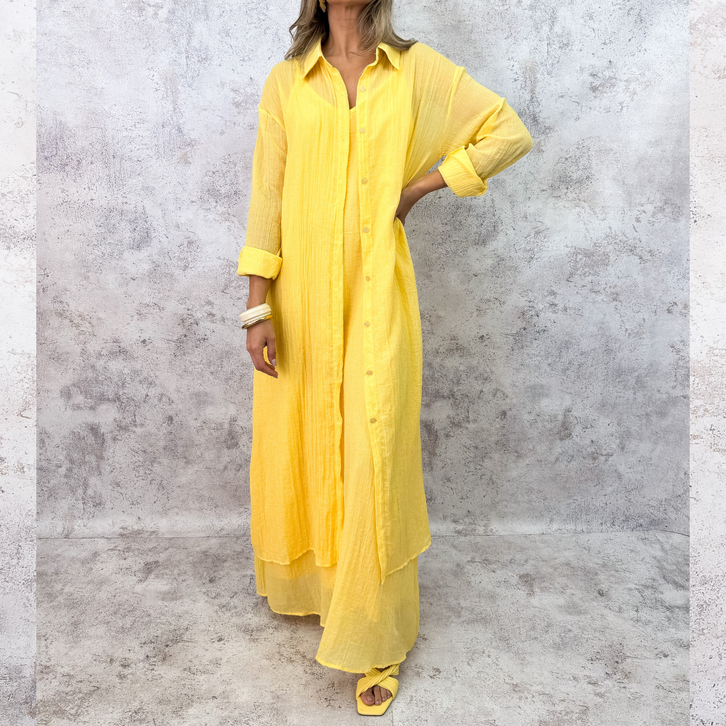 Vestido ensamble amarillo.