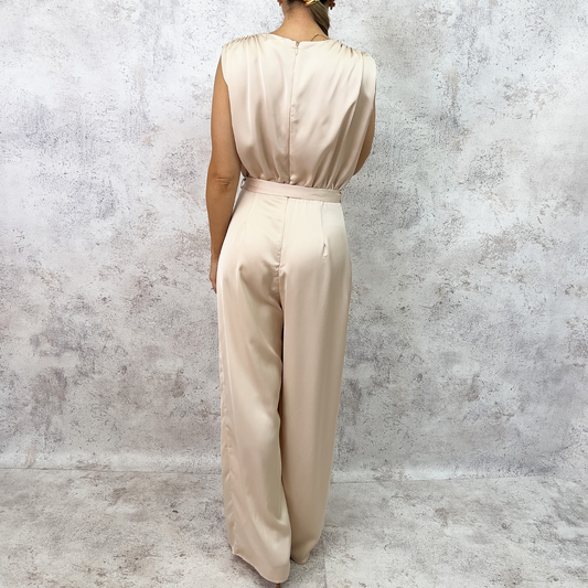 Jumpsuit drapeado champagne.