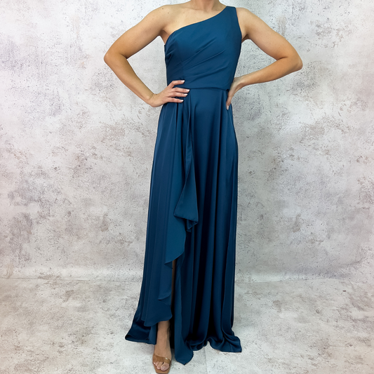 Vestido satín un hombro azul.