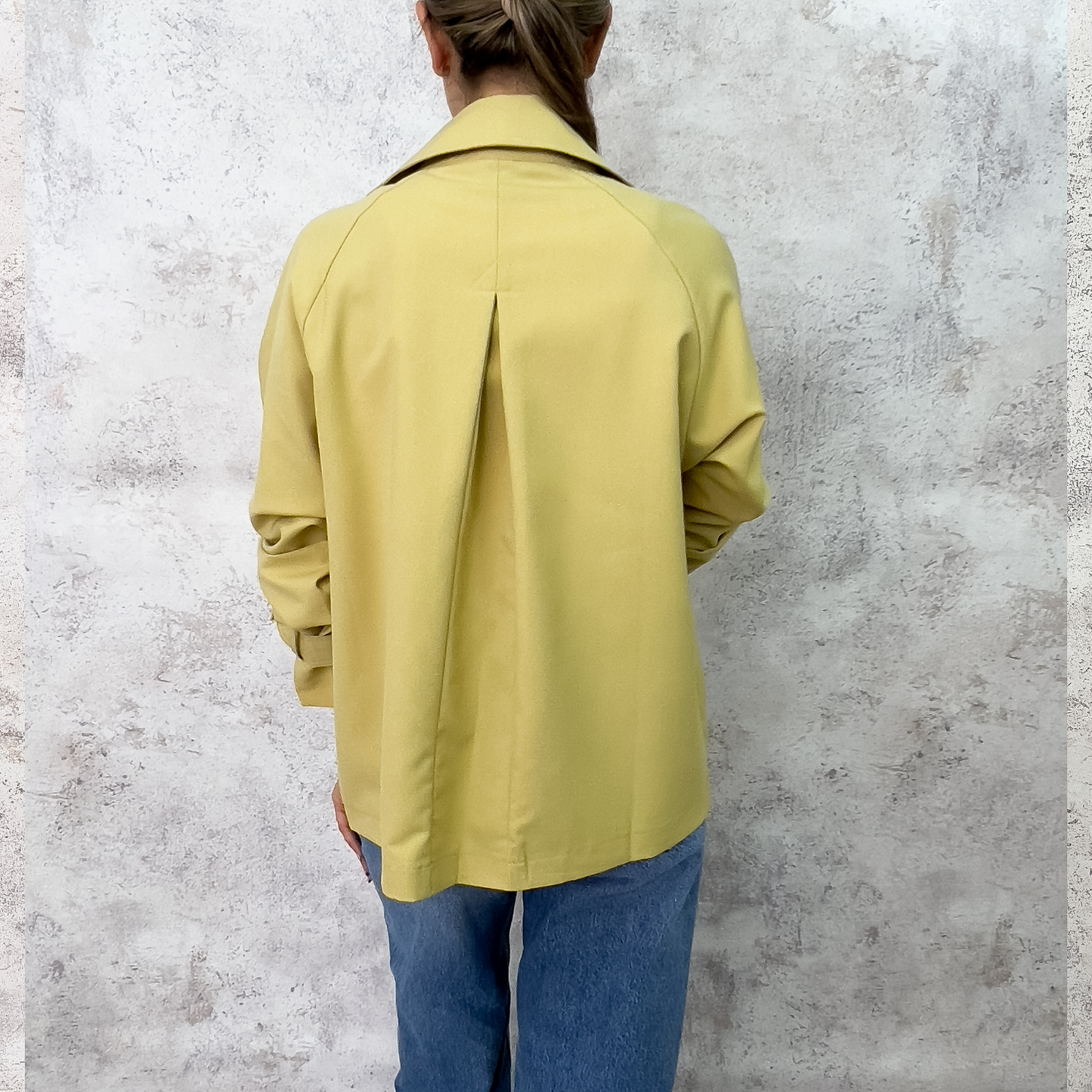Jacket corta verde lima.