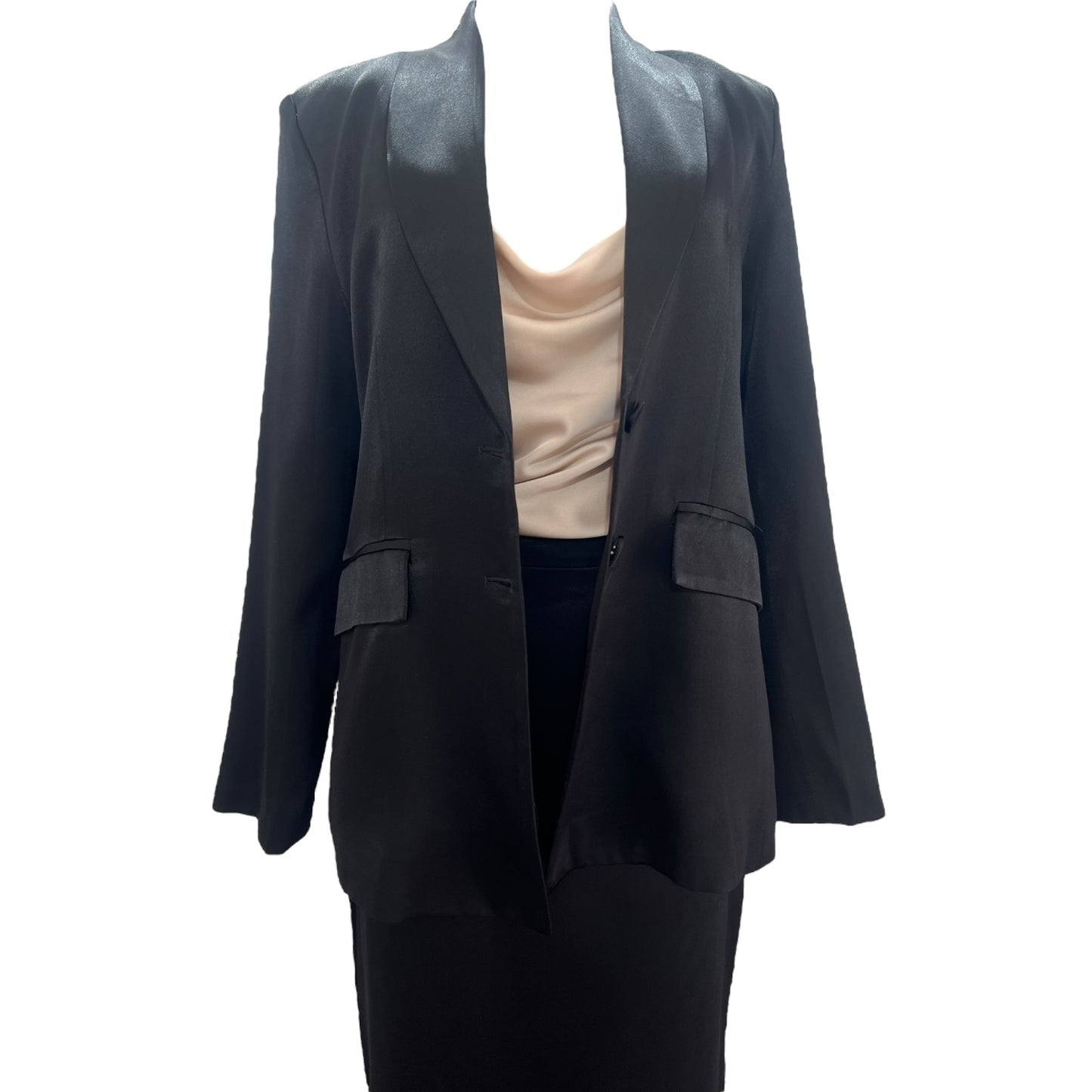 CONJUNTO DE FALDA Y BLAZER SATINADO