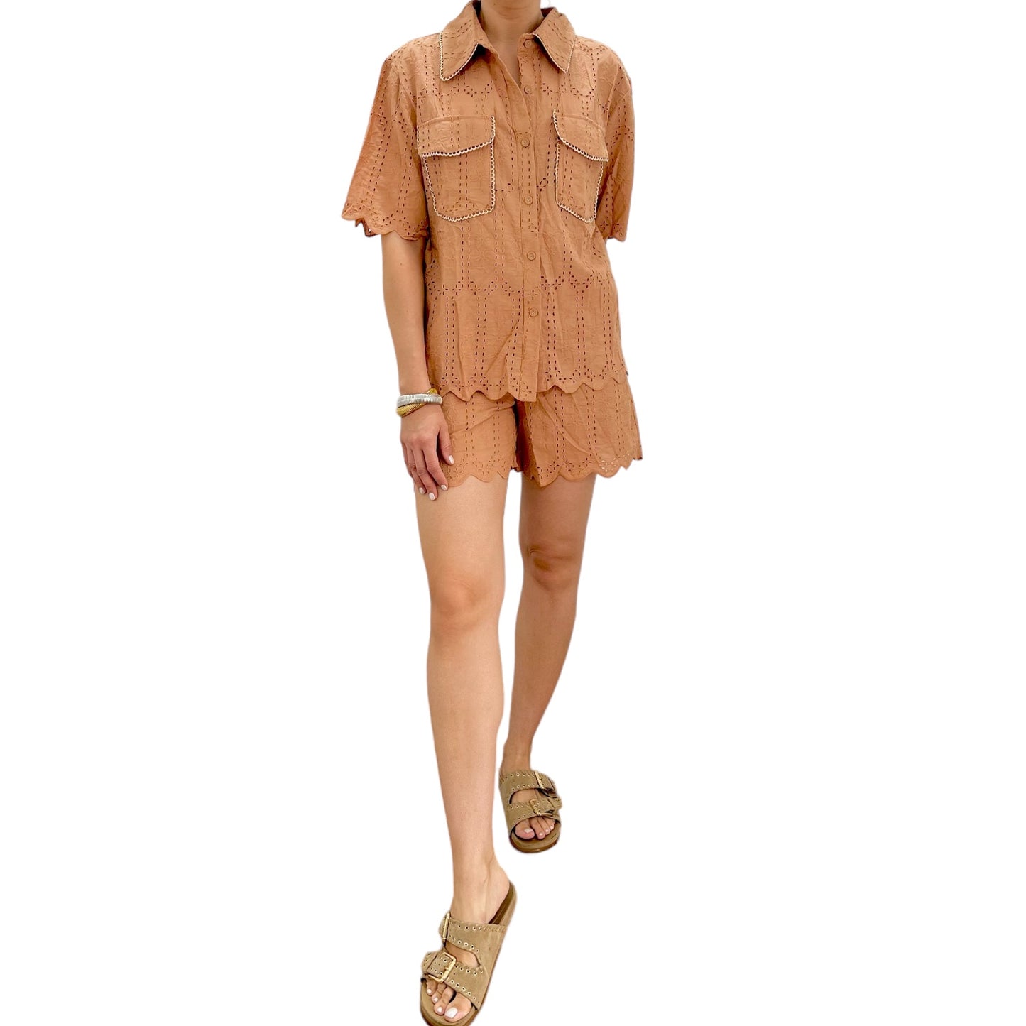 SET BLUSA Y SHORT CRAQUELADO CAMEL