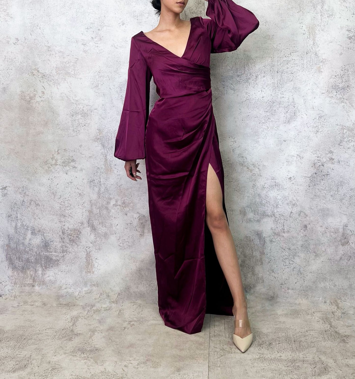 Vestido largo manga larga cruzado cereza