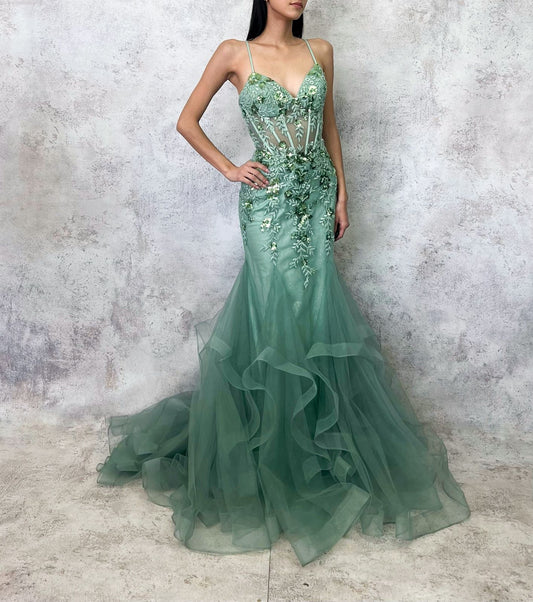 Vestido largo olanes bordado pedreria verde