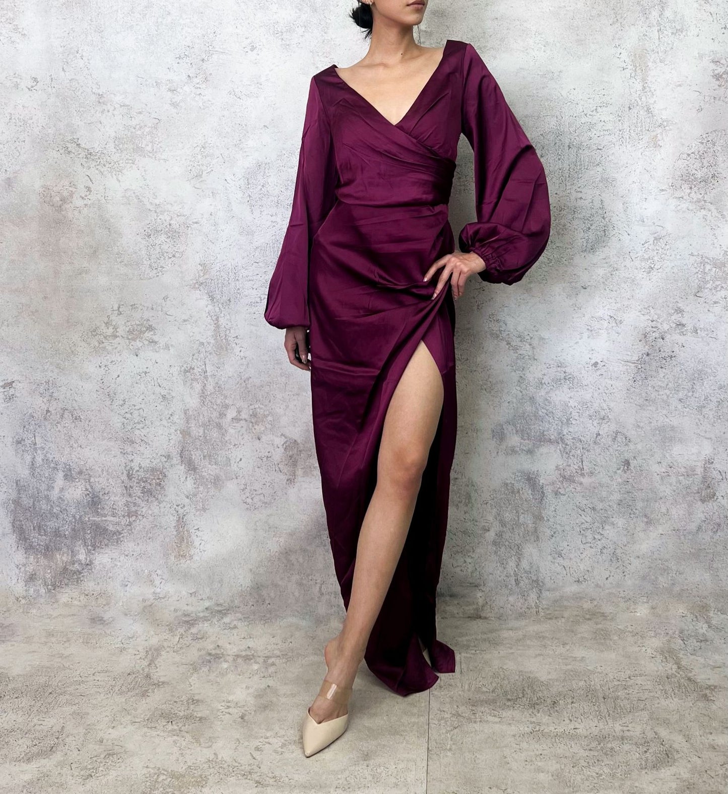 Vestido largo manga larga cruzado cereza