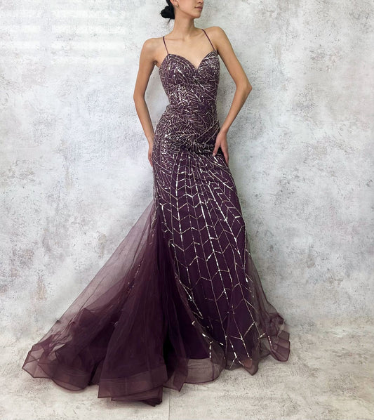 Vestido largo tul bordado pedreria uva