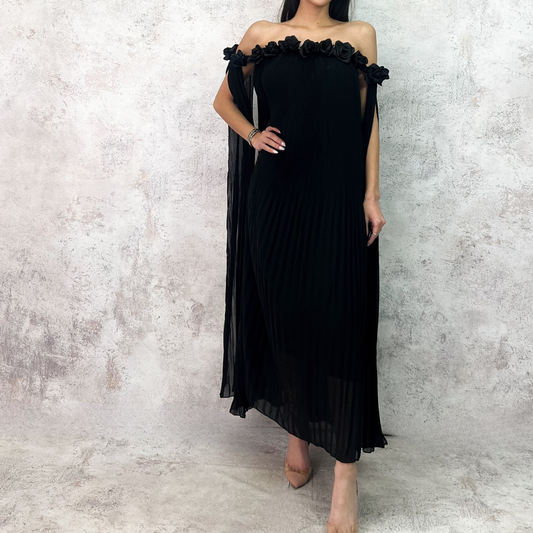Vestido midi negro tableado