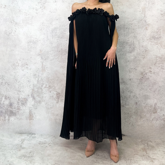 Vestido midi negro tableado