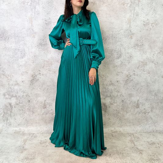 Maxi vestido tableado verde.